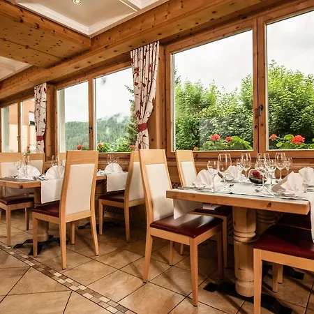 Отель Bellaval 3*