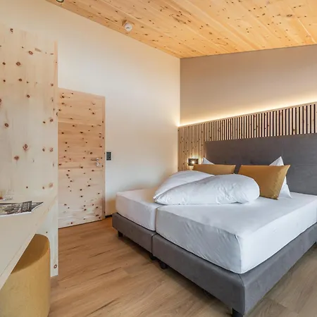 Bellaval 3* Скуоль