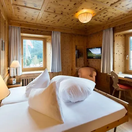 Bellaval מלון 3*